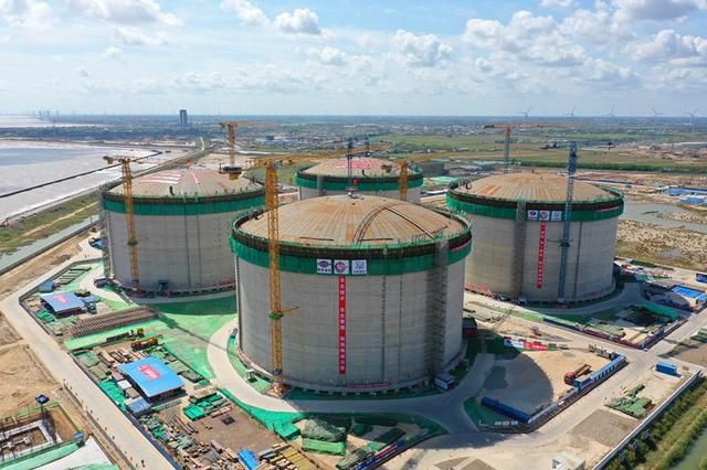 江苏局物测队助力国内单体容量最大LNG储罐成功封顶