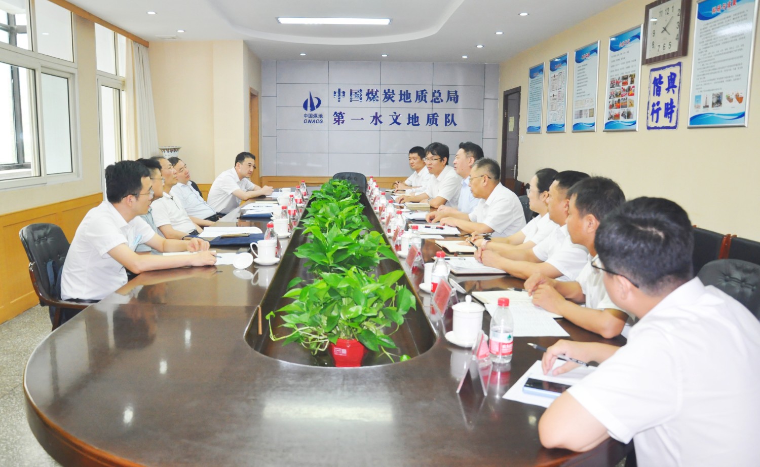 調(diào)研水文一隊(duì)_副本.jpg