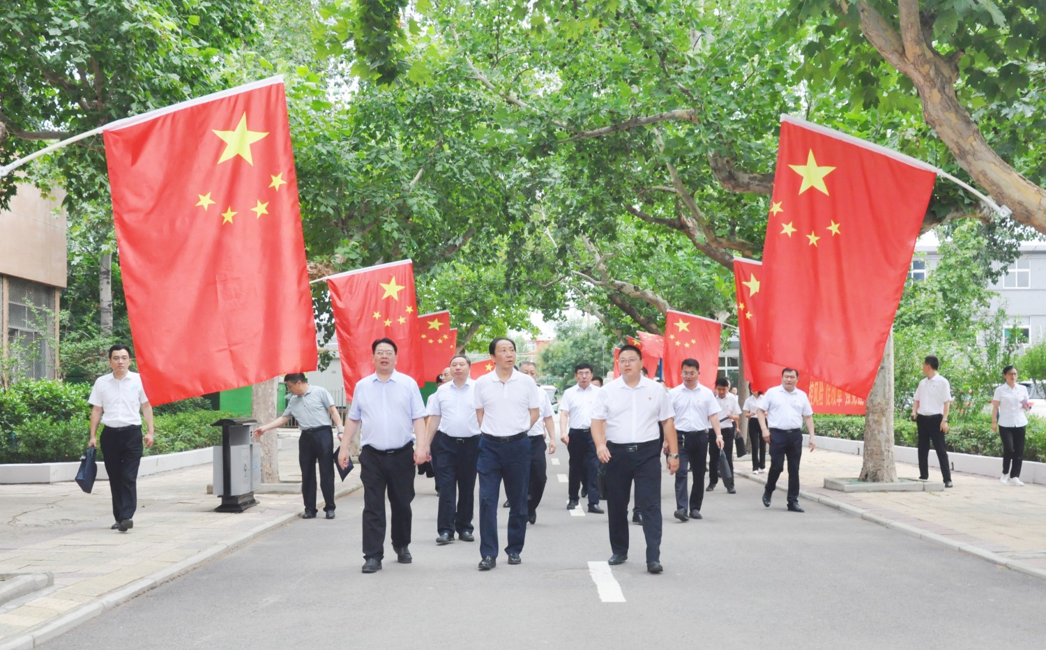 调研北张庄基地_副本.jpg